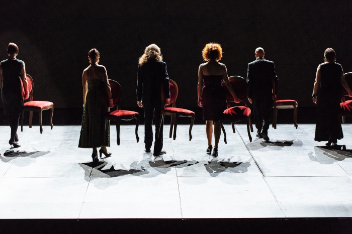 Scènes de Vangelo qui rappellent la célèbre chorégraphe Pina Bausch. ©Samuel Rubio