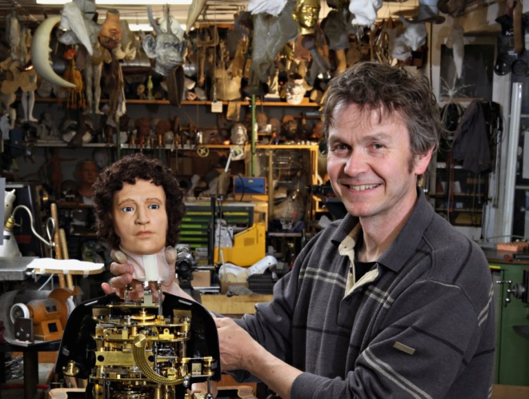 François Junod avec l'androïde Pouchkine